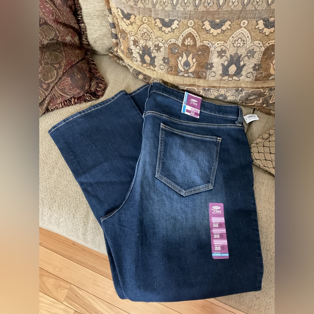 NWT OLD NAVY Women’s Pants Sz 20 The Diva Blue Jeans Boot Cut Regular Standard